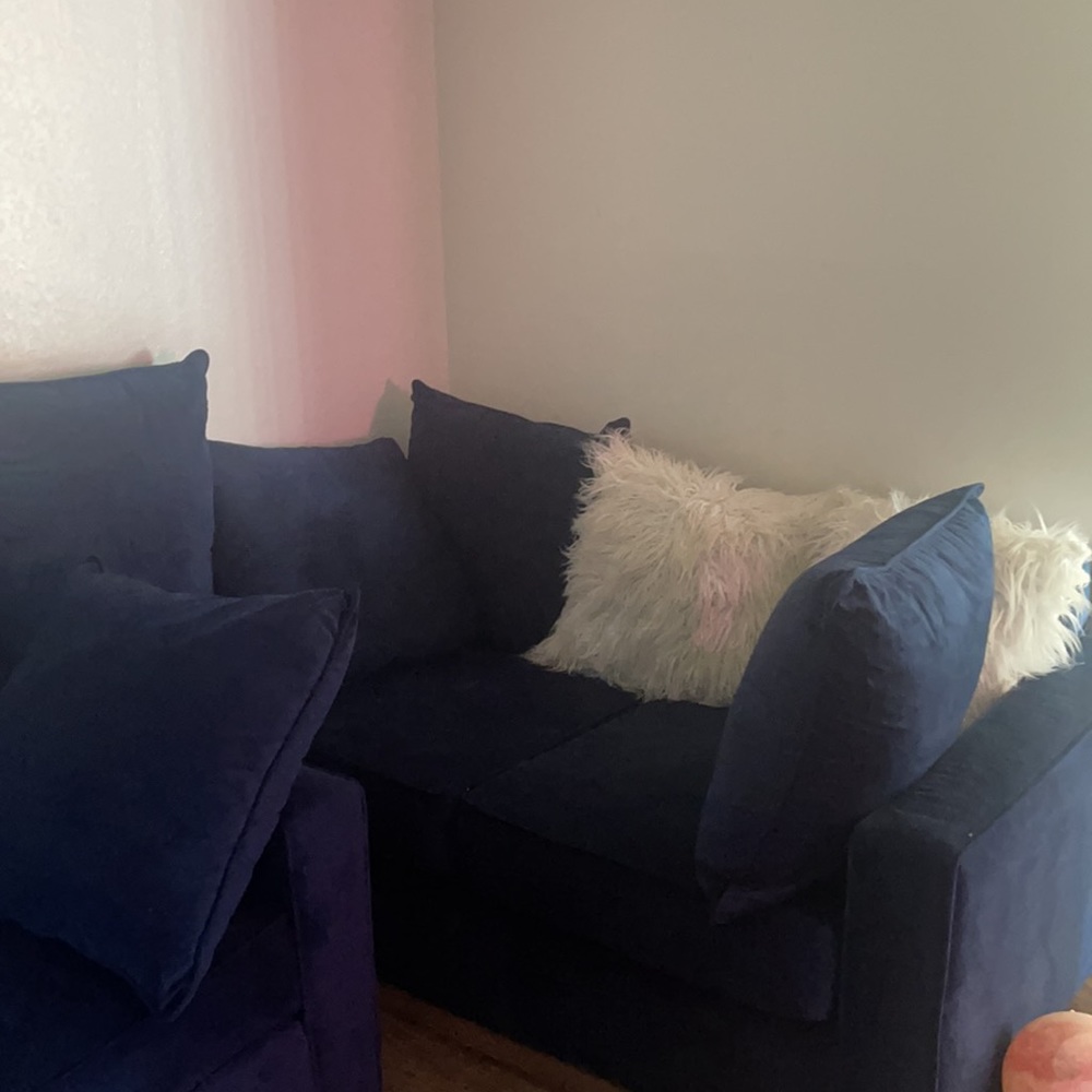 Couches - Picture 4 of 4